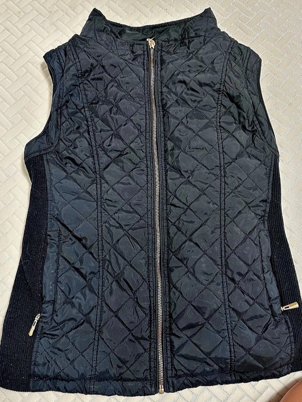 Daisy Quilted Vest in blue Like New